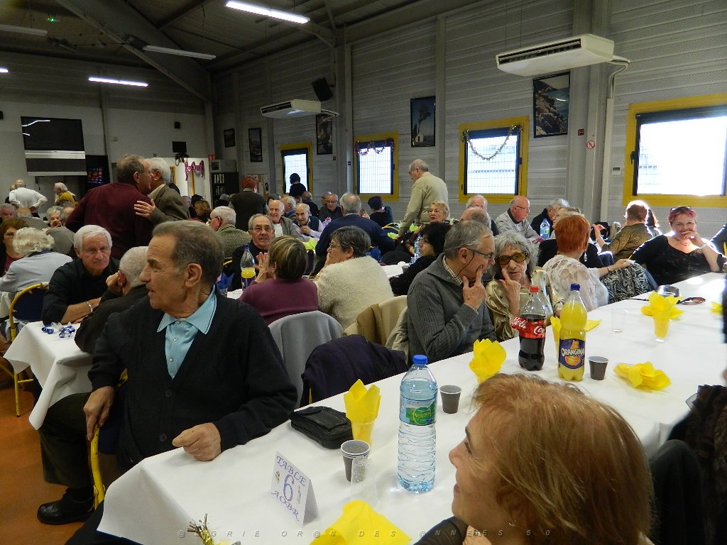 AOBR 2016 01 17 MARSEILLE GATEAU DES ROIS ET LES VOEUX  (13).JPG -                                
